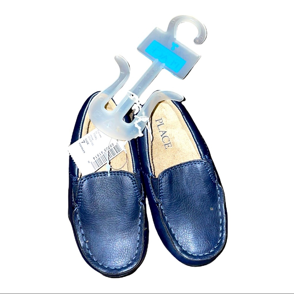 The children place shoes.Color Tidal, never worn and size 7 toddlers